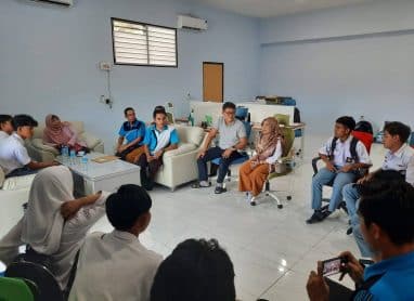 Serah Terima Siswa Magang SMKN 1 KOPANG di PT.GRIDWIZ